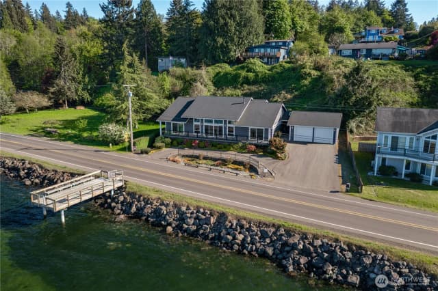 Property photo for 1253 Beach Drive E, Port Orchard photo 2
