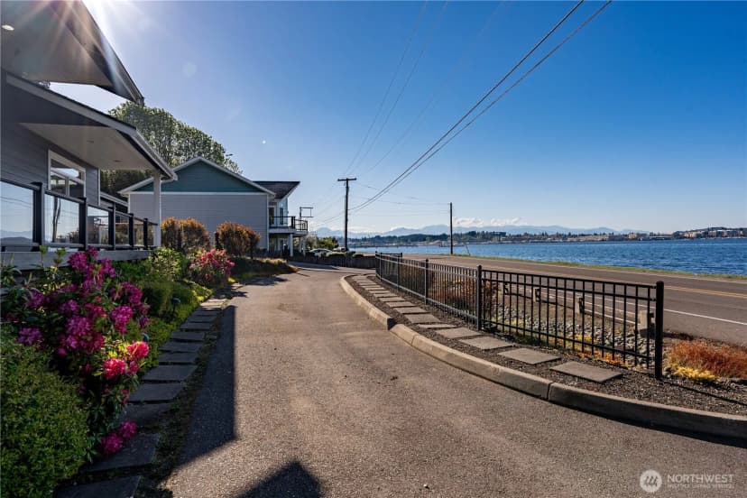 Property photo for 1253 Beach Drive E, Port Orchard photo 6