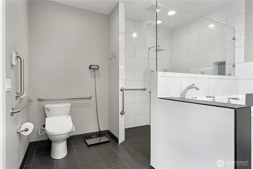 Property photo for 1253 Beach Drive E, Port Orchard photo 18