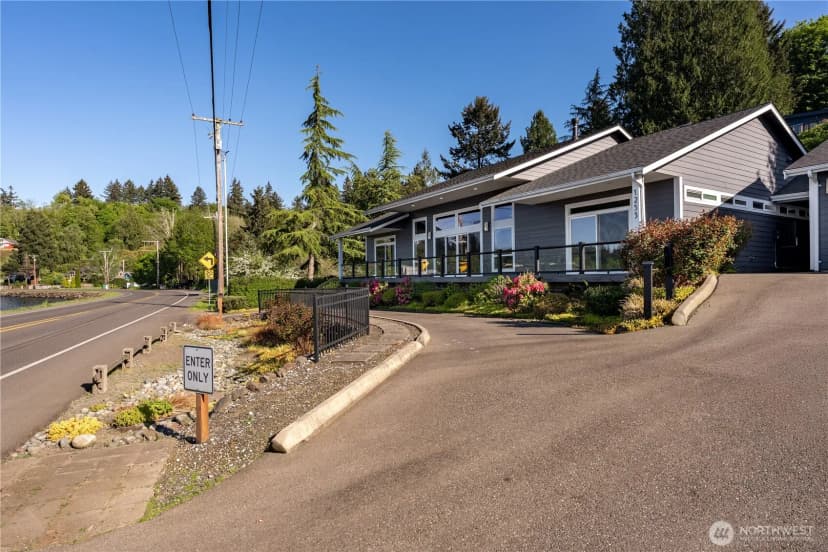 Property photo for 1253 Beach Drive E, Port Orchard photo 22