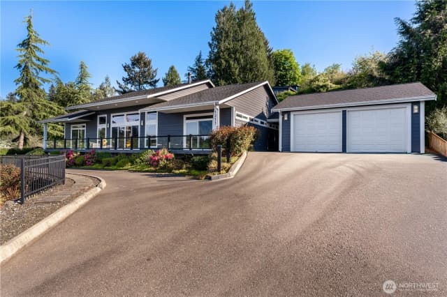 Property photo for 1253 Beach Drive E, Port Orchard photo 3