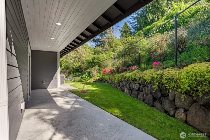Property photo for 1253 Beach Drive E, Port Orchard photo 33