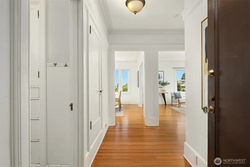 Property photo for 1902 Bigelow Avenue N #403, Seattle photo 15