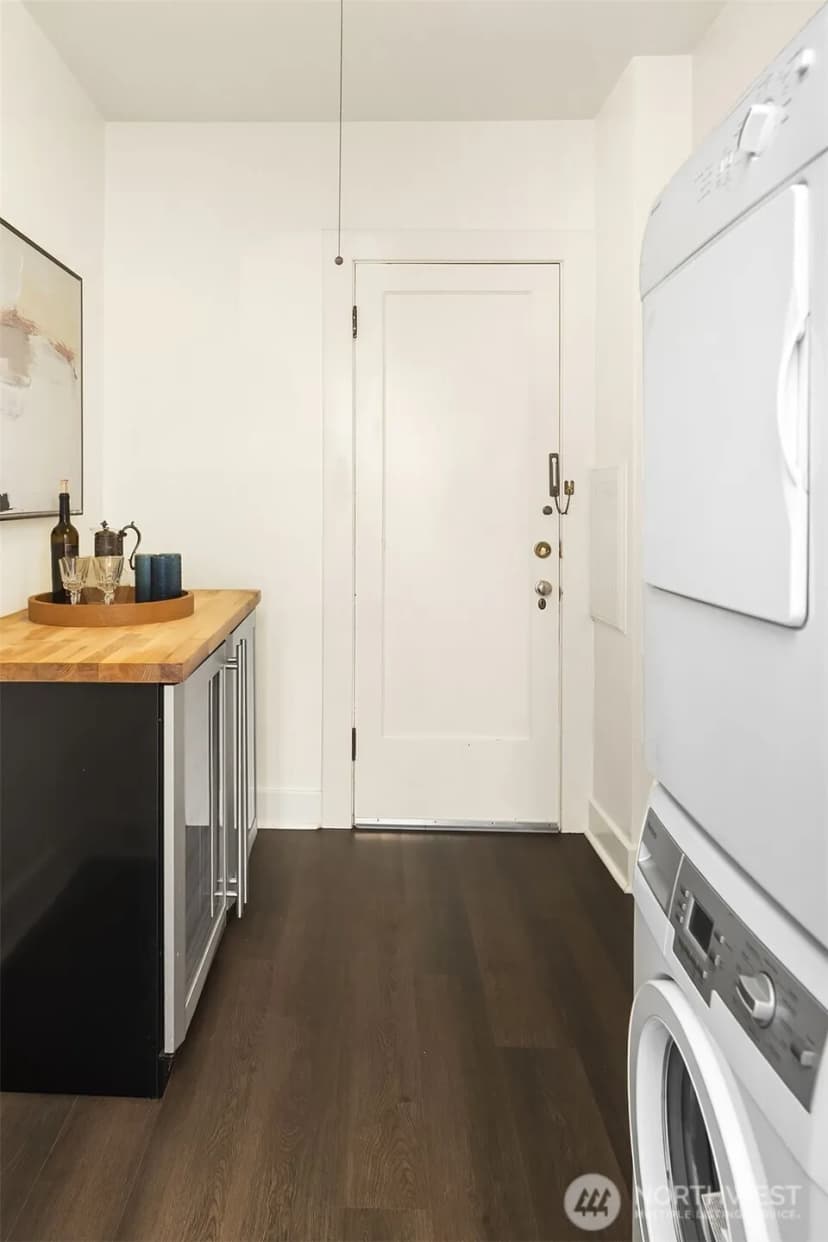 Property photo for 1902 Bigelow Avenue N #403, Seattle photo 10