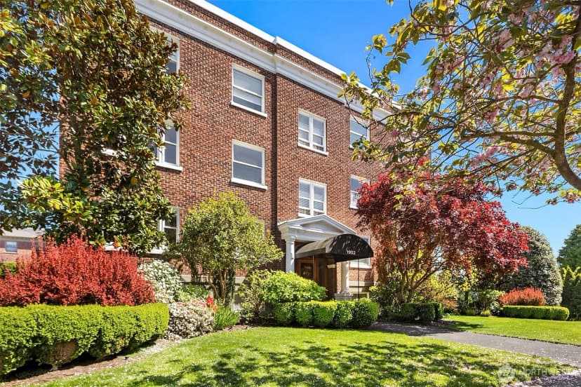 Property photo for 1902 Bigelow Avenue N #403, Seattle photo 22