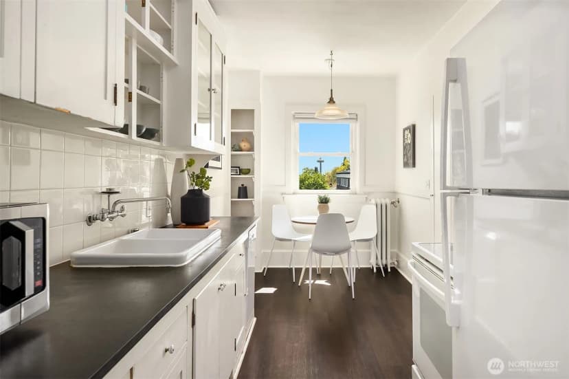 Property photo for 1902 Bigelow Avenue N #403, Seattle photo 8