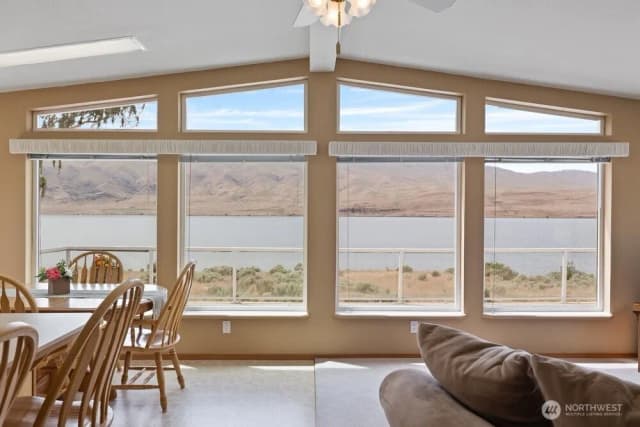 Property photo for 512 Sw Island View, Mattawa photo 2