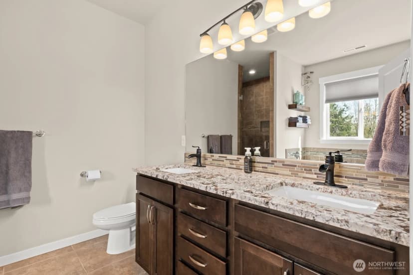 Property photo for 10916 Bay Meadows Lane, Burlington photo 16