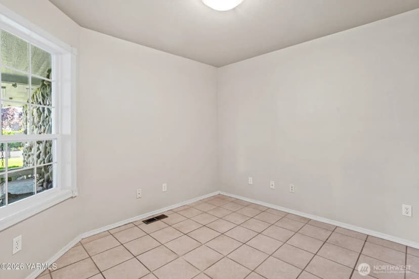 Property photo for 8204 Midvale Road, Yakima photo 24