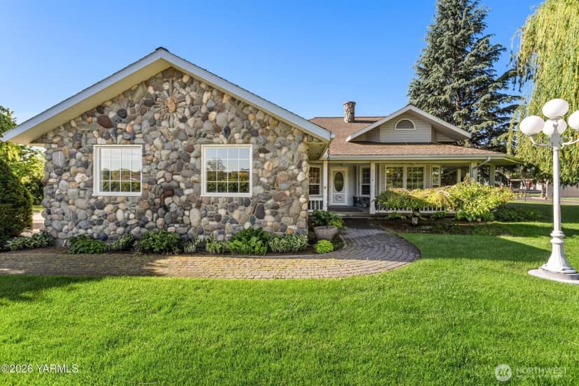 Property photo for 8204 Midvale Road, Yakima