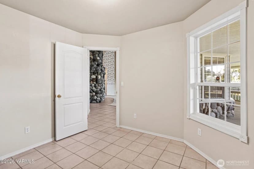 Property photo for 8204 Midvale Road, Yakima photo 25