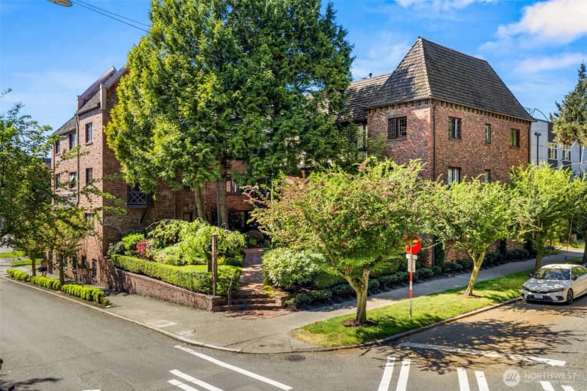 Property photo for 1014 E Roy Street #35, Seattle photo 17