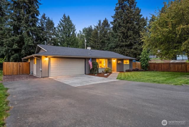 Property photo for 11504 92nd Avenue E, Puyallup photo 2