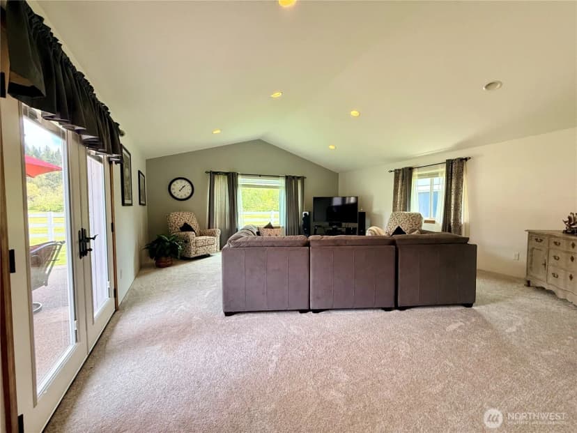 Property photo for 106 Perkins Street N, Bucoda photo 9