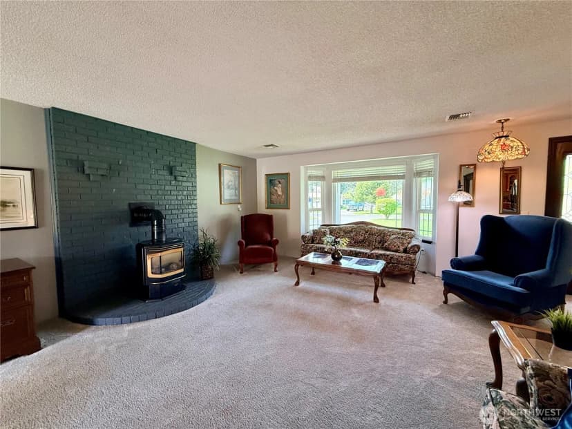 Property photo for 106 Perkins Street N, Bucoda photo 4