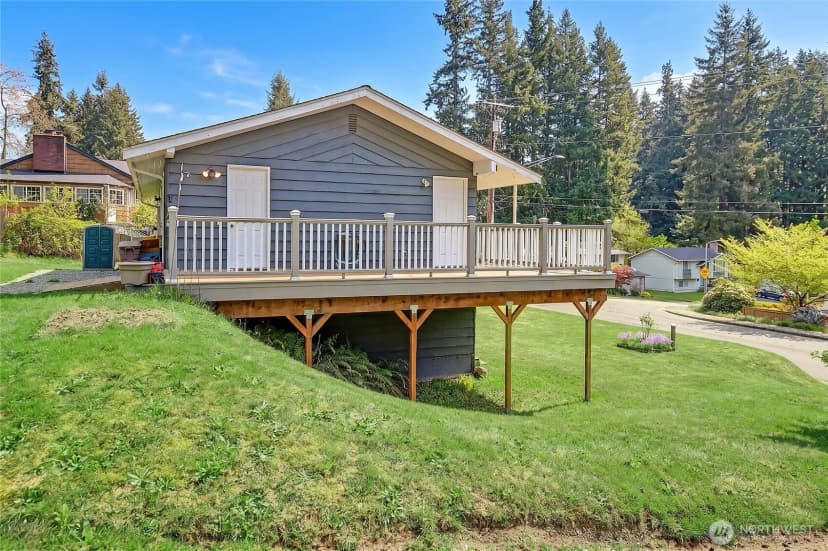 Property photo for 17810 Olympic View Drive, Edmonds photo 4