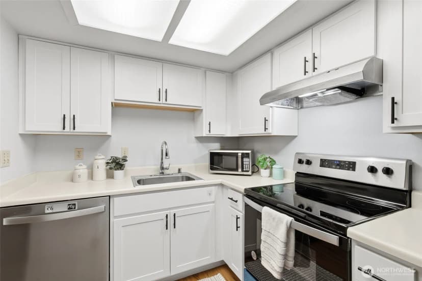 Property photo for 4106 Factoria Boulevard Se #205, Bellevue photo 11