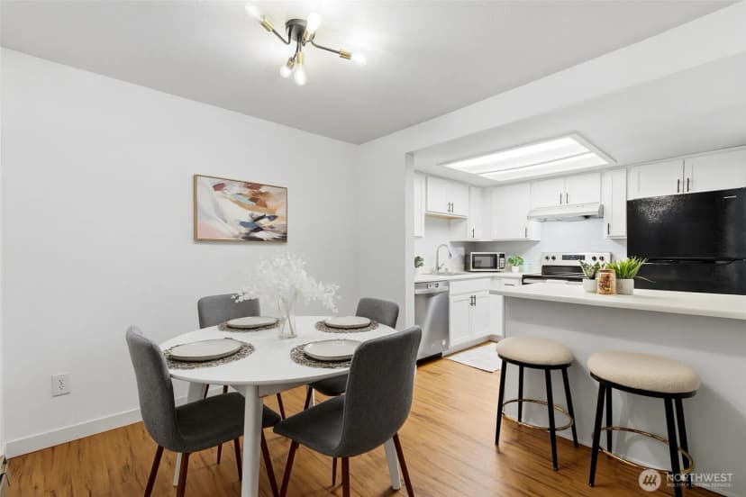 Property photo for 4106 Factoria Boulevard Se #205, Bellevue photo 6