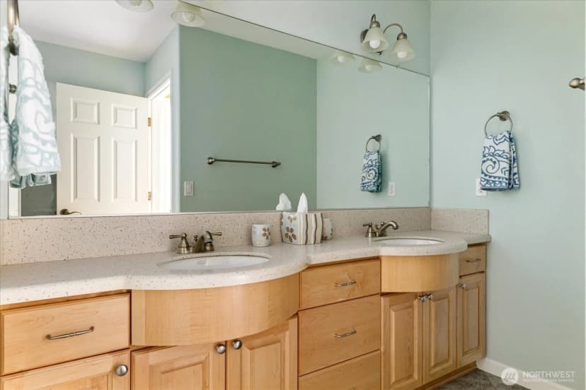 Property photo for 2390 Sw Freund Street, Oak Harbor photo 31