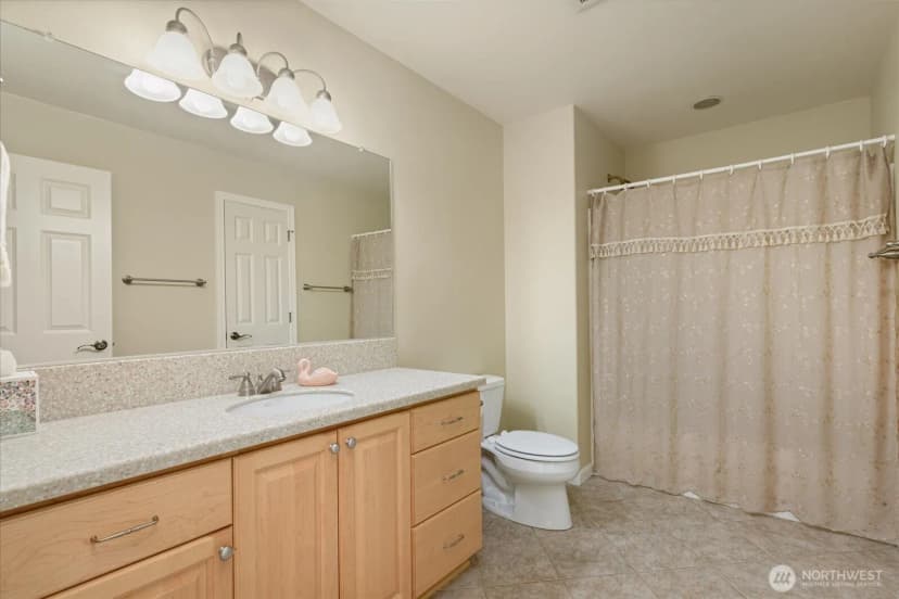 Property photo for 2390 Sw Freund Street, Oak Harbor photo 29