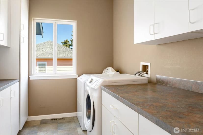 Property photo for 2390 Sw Freund Street, Oak Harbor photo 14