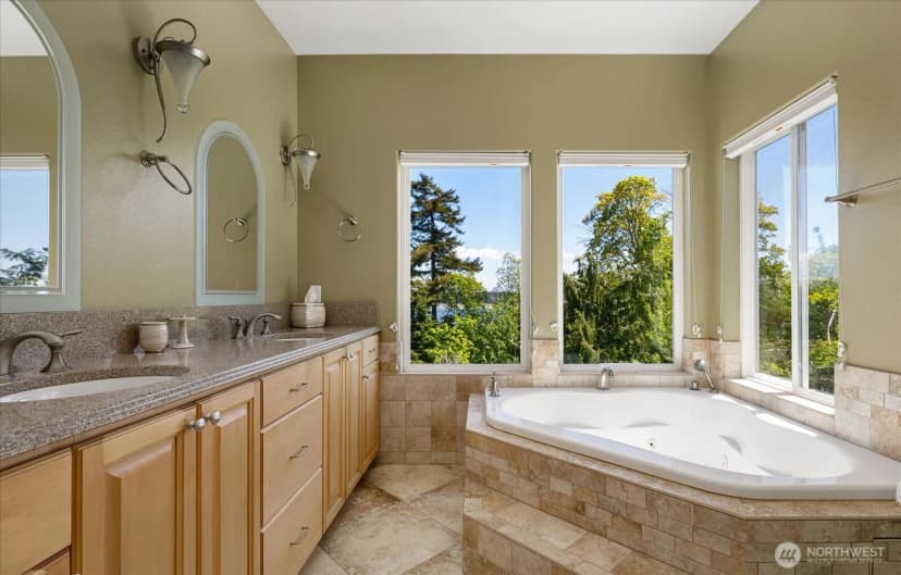 Property photo for 2390 Sw Freund Street, Oak Harbor photo 19