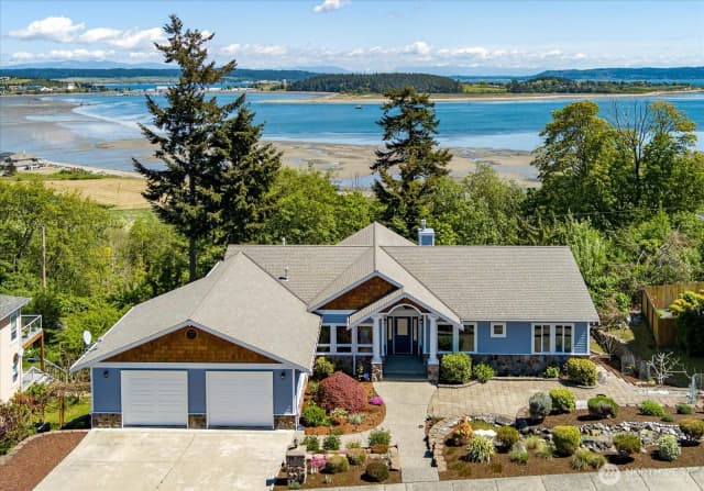 Property photo for 2390 Sw Freund Street, Oak Harbor