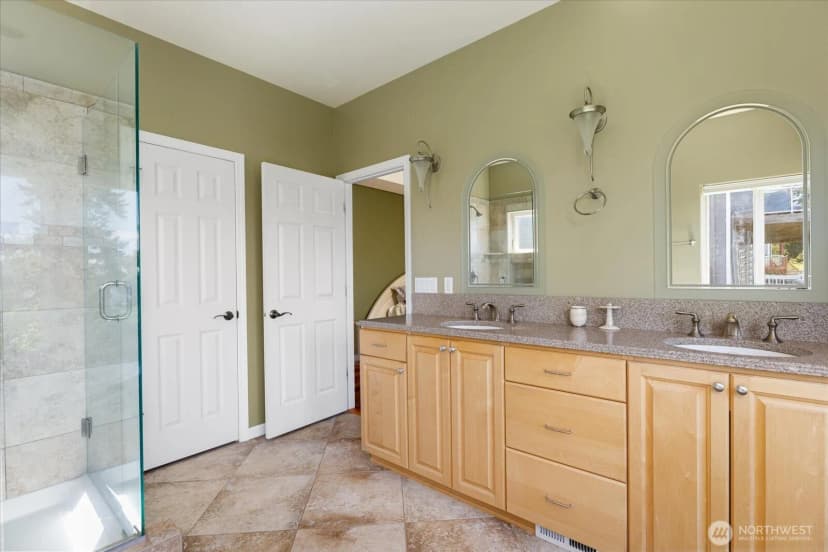 Property photo for 2390 Sw Freund Street, Oak Harbor photo 21