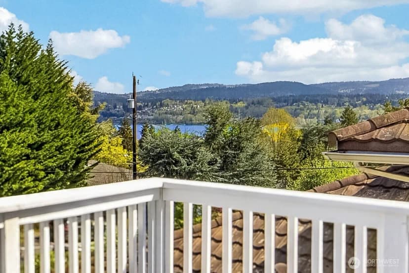 Property photo for 7827 S 114th Street, Seattle photo 6