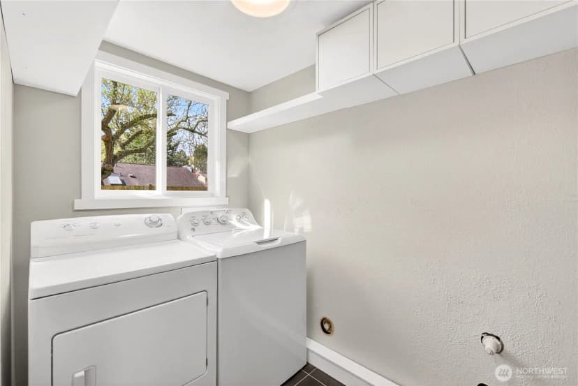 Property photo for 7827 S 114th Street, Seattle photo 31
