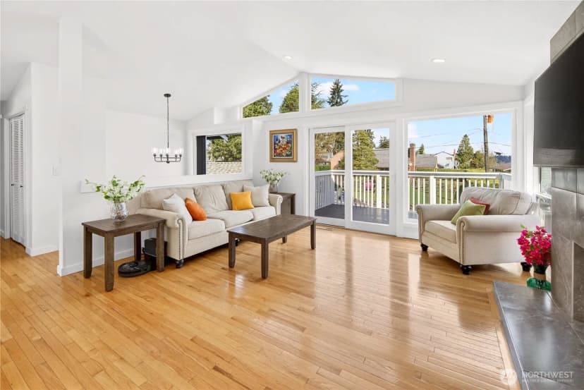 Property photo for 7827 S 114th Street, Seattle photo 4