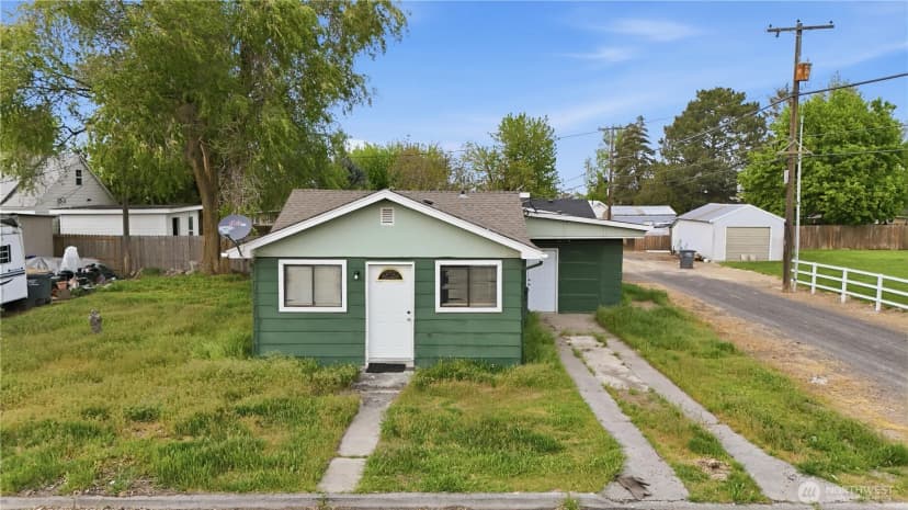 Property photo for 104 E 5th Ave, Warden photo 2