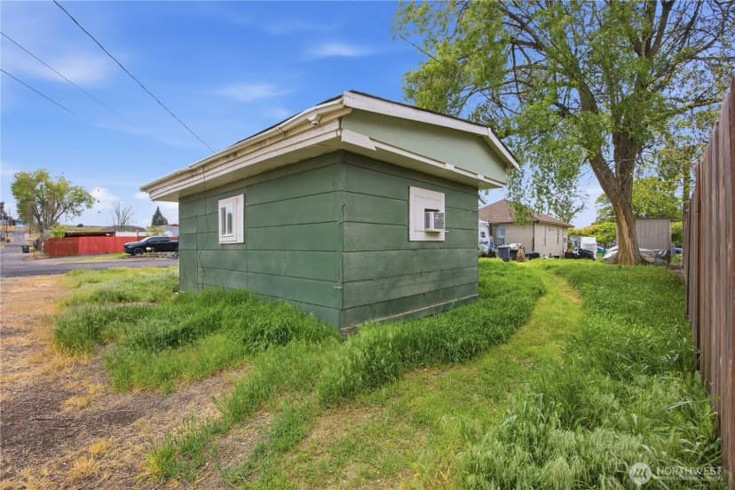 Property photo for 104 E 5th Ave, Warden photo 6