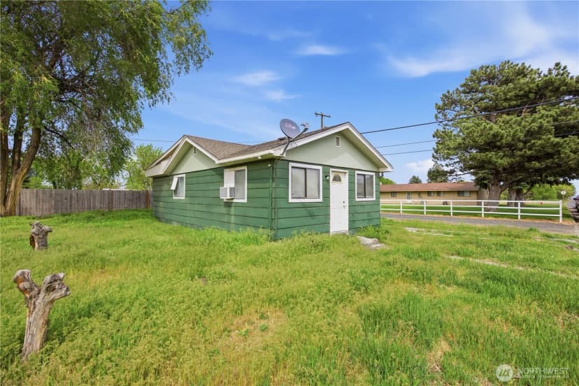 Property photo for 104 E 5th Ave, Warden photo 8