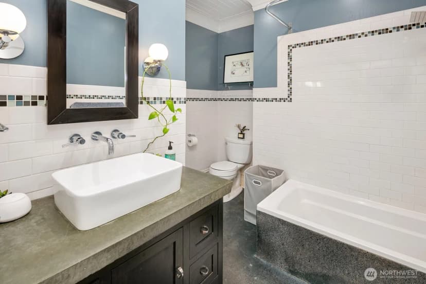 Property photo for 7 Harrison Street #39, Seattle photo 18
