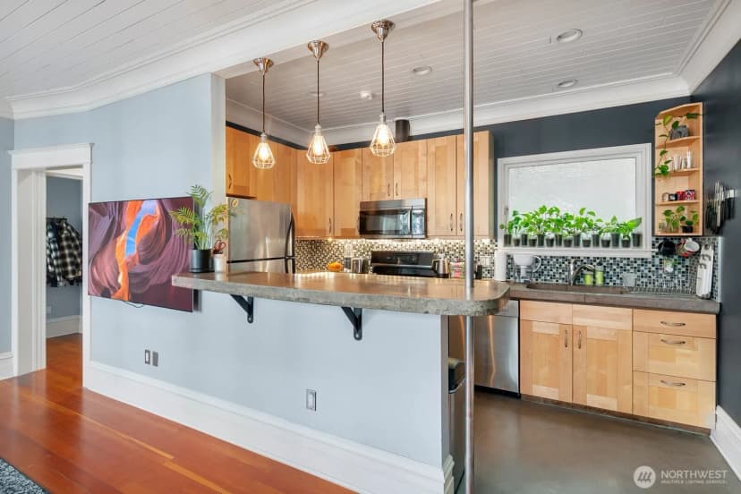 Property photo for 7 Harrison Street #39, Seattle photo 11