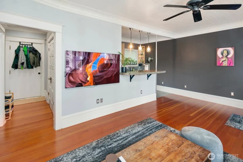 Property photo for 7 Harrison Street #39, Seattle photo 8