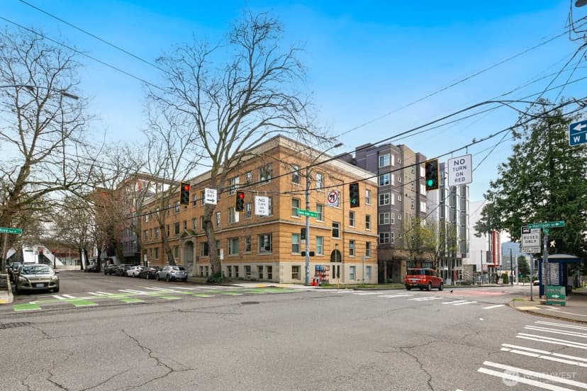 Property photo for 7 Harrison Street #39, Seattle photo 23