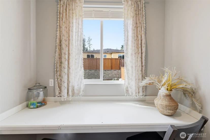 Property photo for 5536 Kinross Road Sw, Port Orchard photo 17