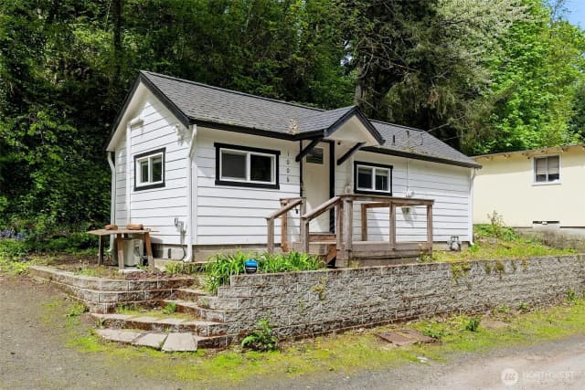 Property photo for 1006 Arnold Avenue E, Port Orchard