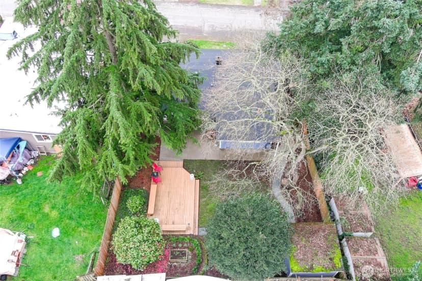 Property photo for 2300 Ne 8th Place, Renton photo 31
