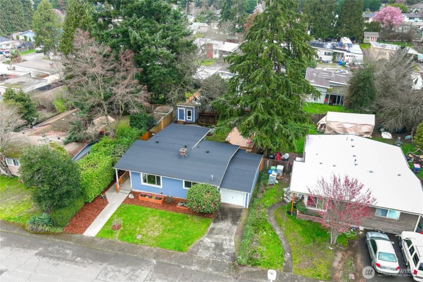 Property photo for 2300 Ne 8th Place, Renton photo 27