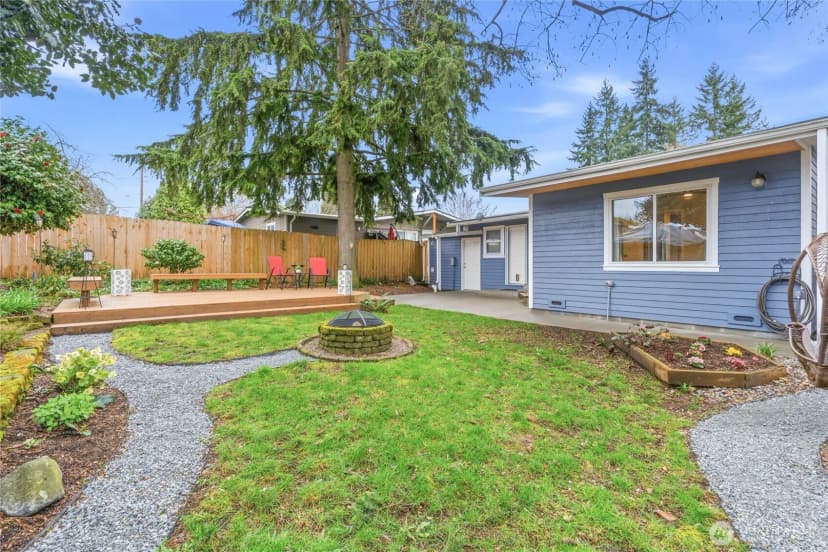 Property photo for 2300 Ne 8th Place, Renton photo 23