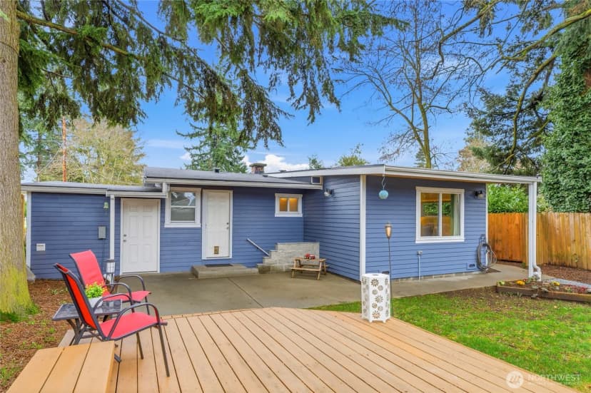 Property photo for 2300 Ne 8th Place, Renton photo 20