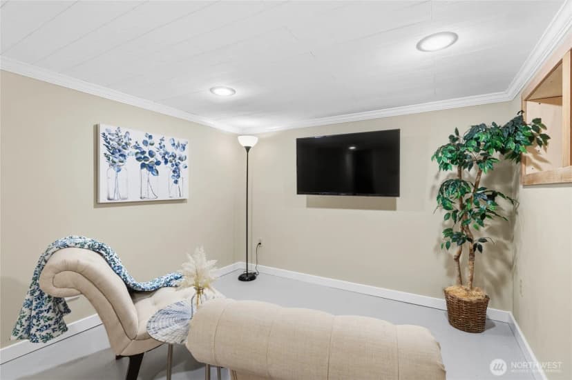 Property photo for 2300 Ne 8th Place, Renton photo 19