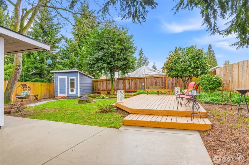 Property photo for 2300 Ne 8th Place, Renton photo 21