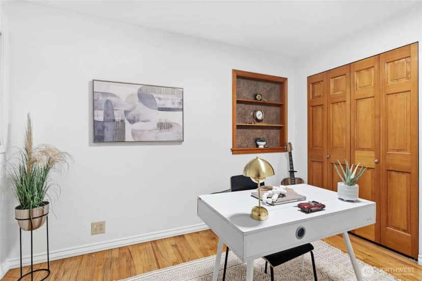 Property photo for 2300 Ne 8th Place, Renton photo 16