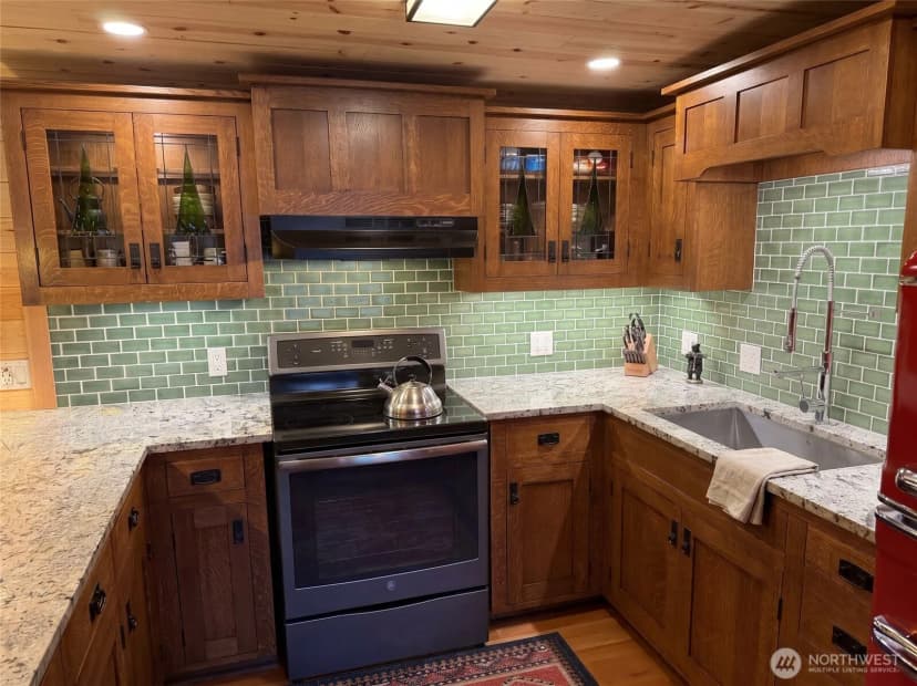 Property photo for 4801 Lakeside Drive, Langley photo 19