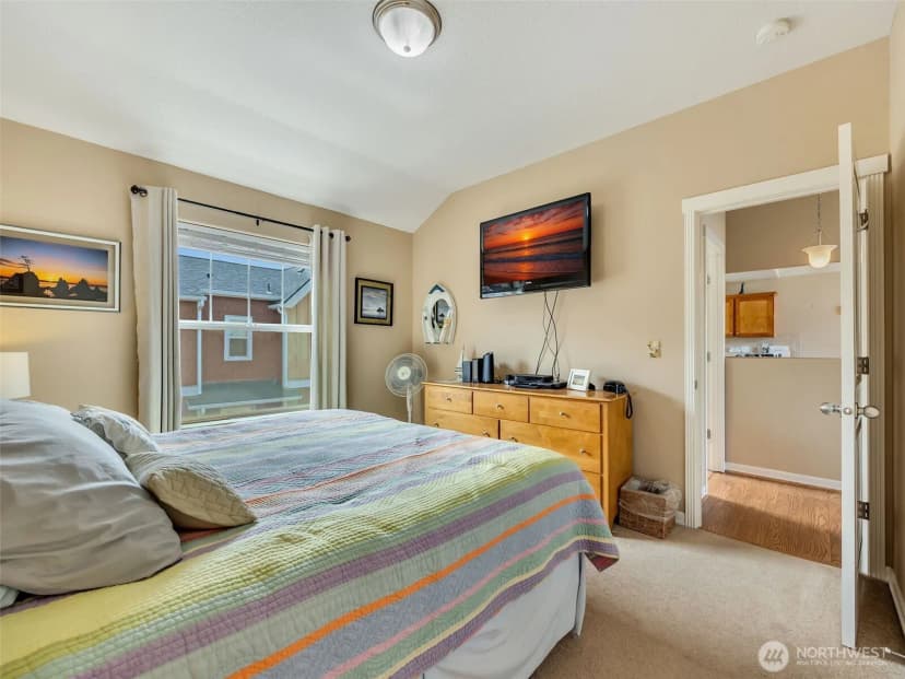 Property photo for 316 7th Street Sw #13, Long Beach photo 29