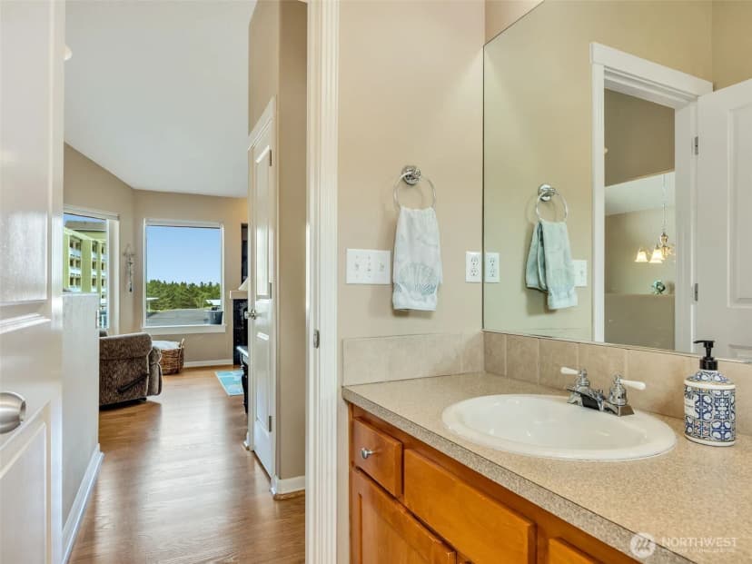 Property photo for 316 7th Street Sw #13, Long Beach photo 27